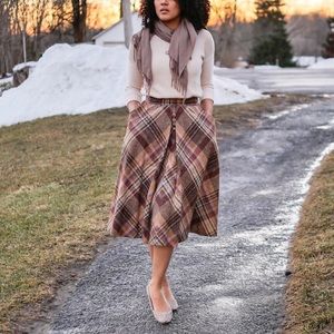 Vintage 1970s plaid fall / winter midi skirt